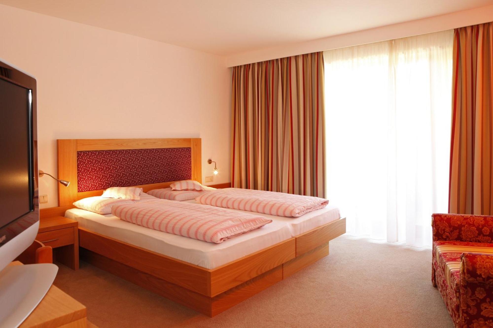 Hotel Stefaner Tires Luaran gambar
